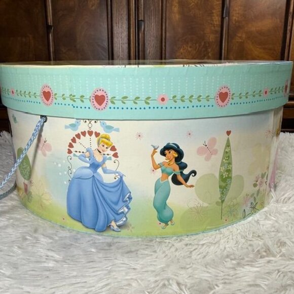 Disney Tri-Coastal Design Disney Princess XLarge Round Corded Hat/Storage Box - Picture 4 of 15